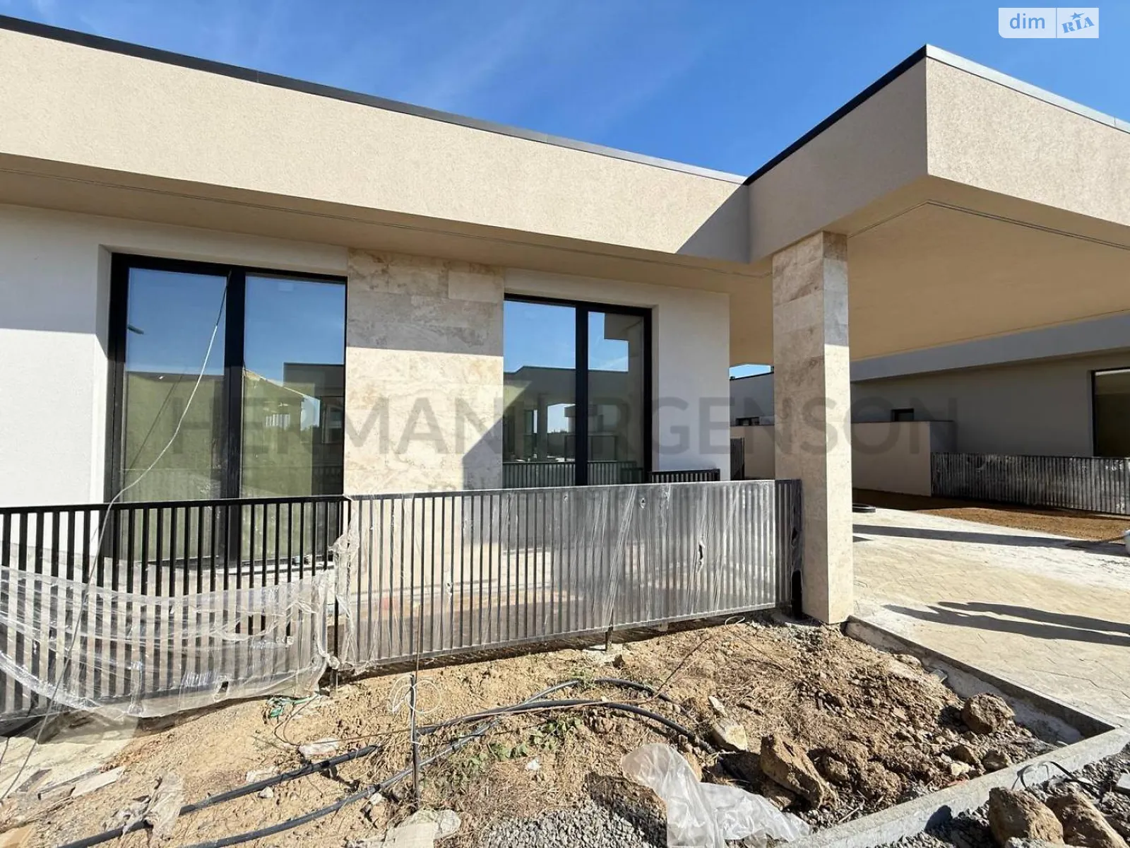 Продається одноповерховий будинок 121 кв. м з бесідкою, цена: 217800 $ - фото 1