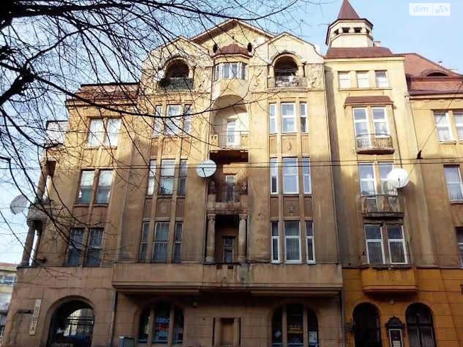 Продается 4-комнатная квартира 117 кв. м в Львове, ул. Бандеры Степана - фото 1