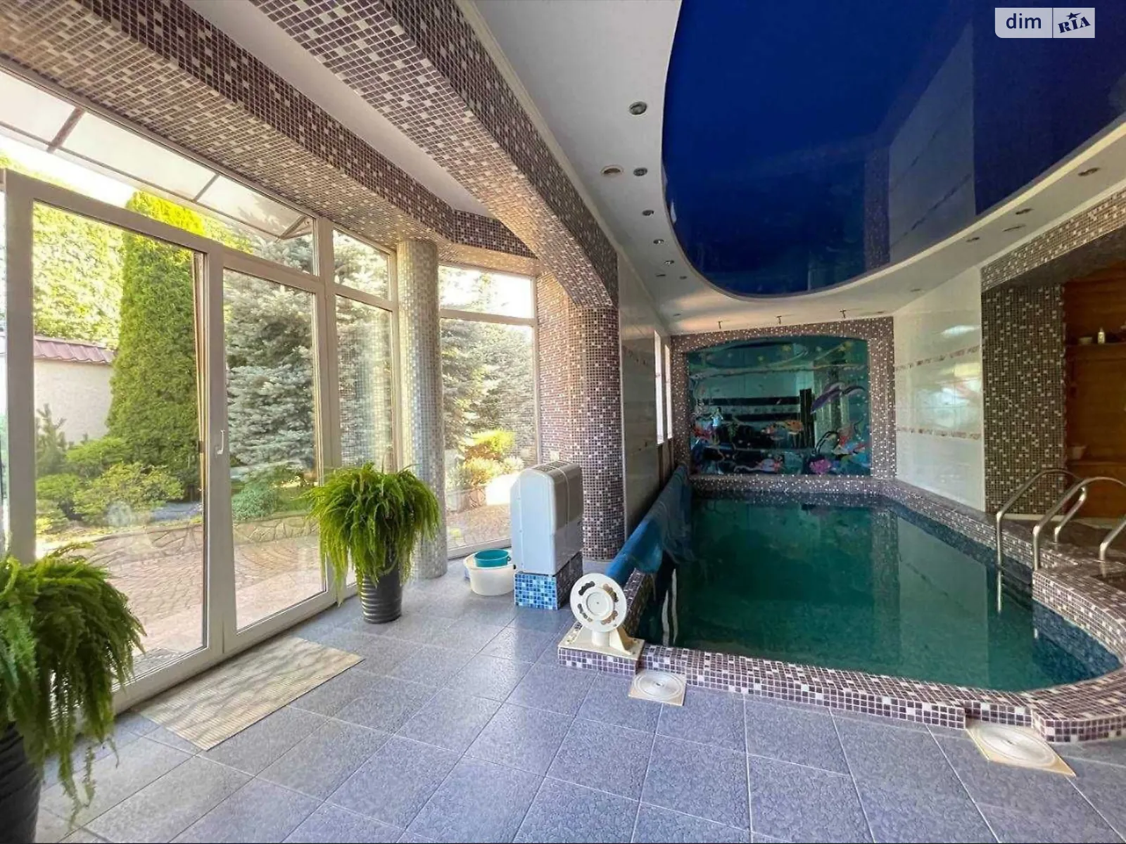 Продается дом на 2 этажа 405 кв. м с верандой, цена: 500000 $ - фото 1