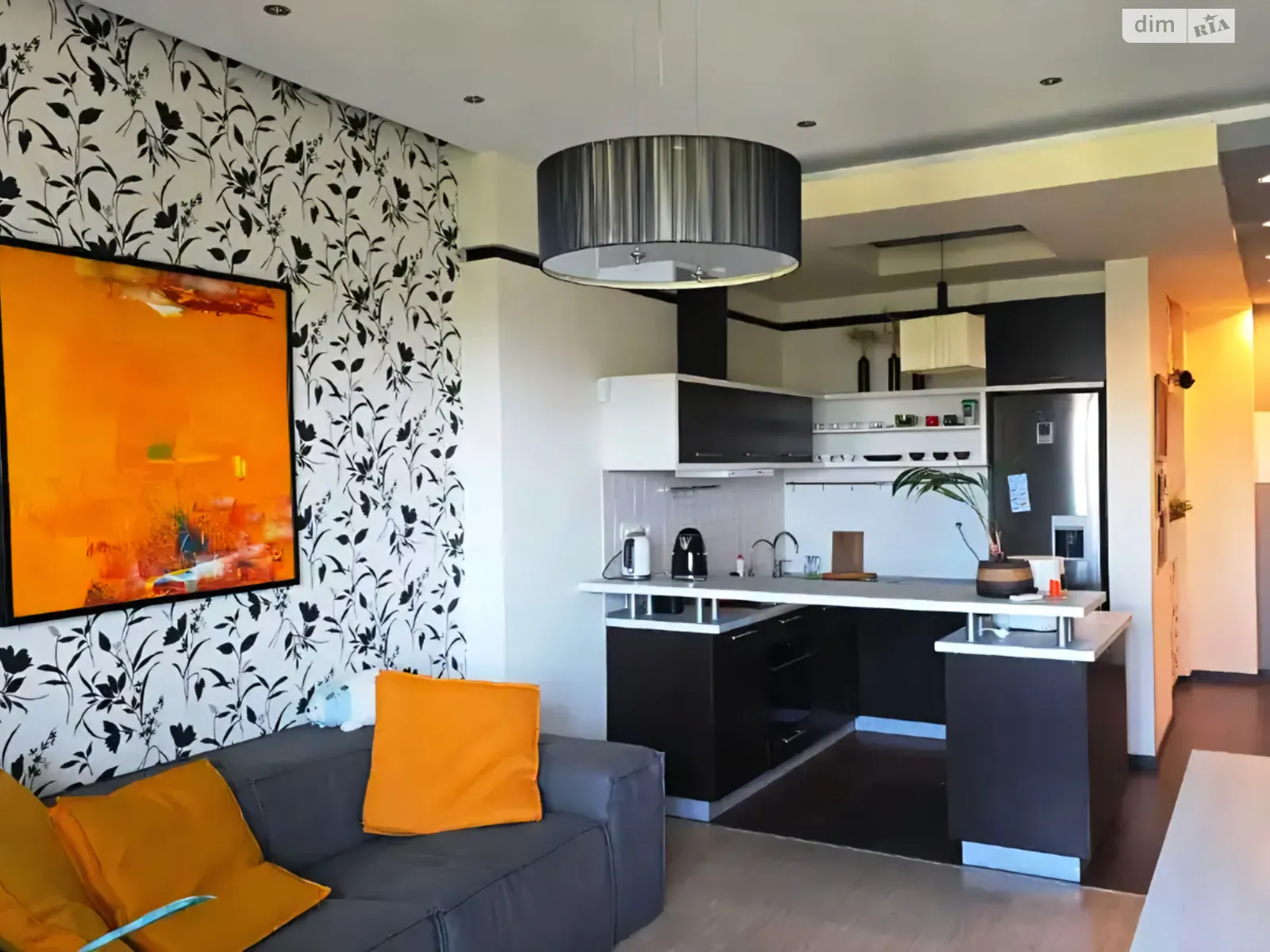 Сдается в аренду 1-комнатная квартира 56 кв. м в Днепре, ул. Гусенко, 17 - фото 1