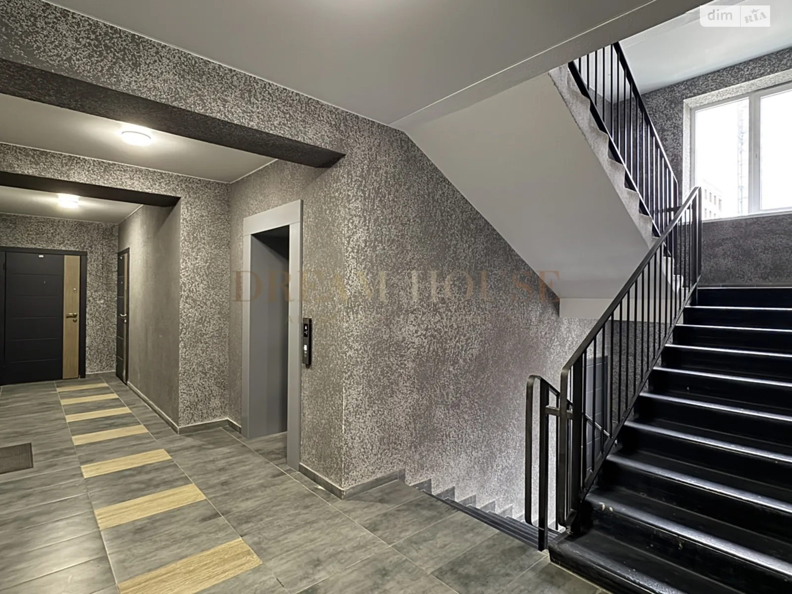 Продается 1-комнатная квартира 29 кв. м в Буче, ул. Ивана Кожедуба, 8А - фото 1