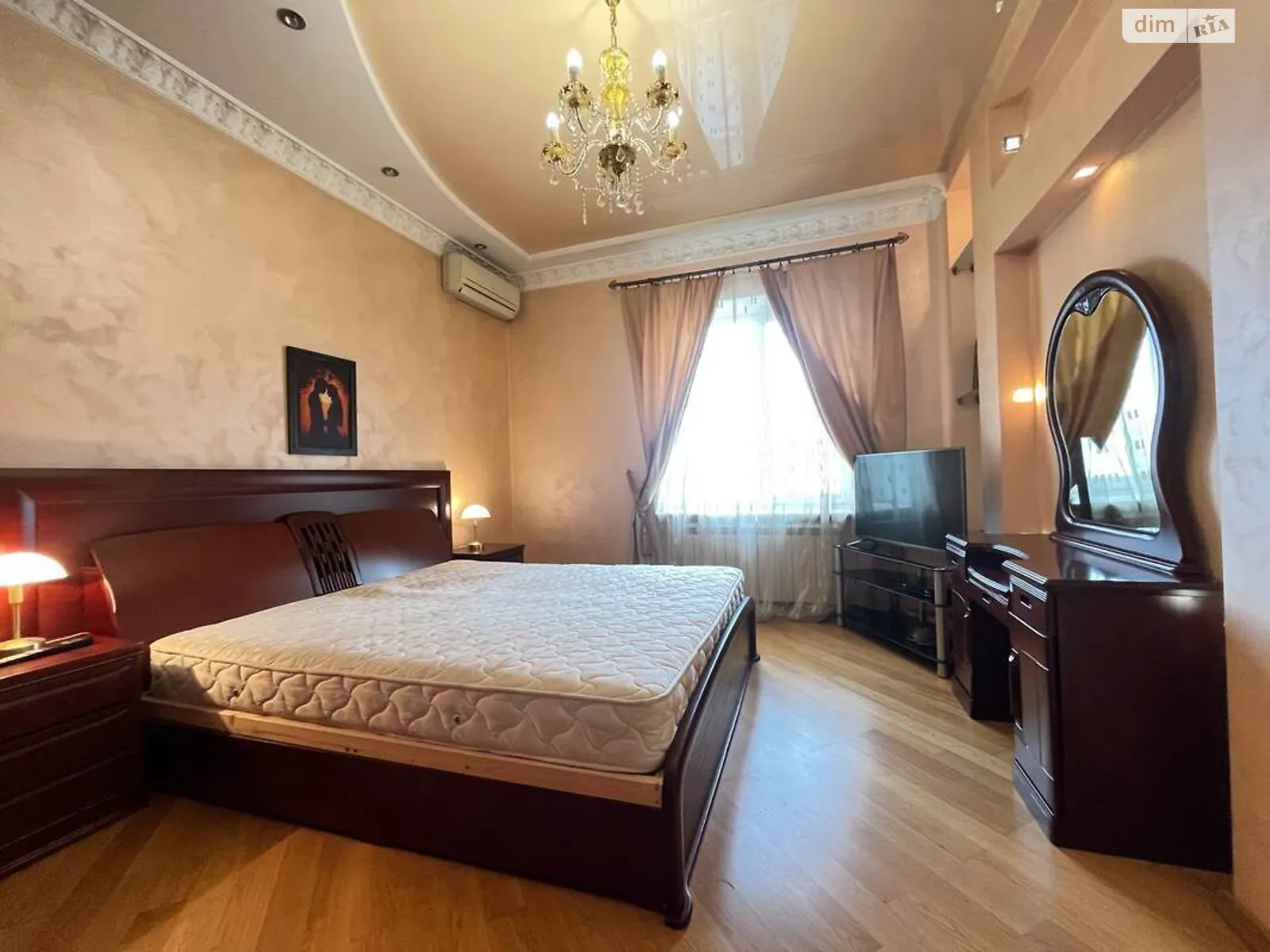 Сдается в аренду 3-комнатная квартира 105 кв. м в Киеве, ул. Дмитриевская, 69 - фото 1