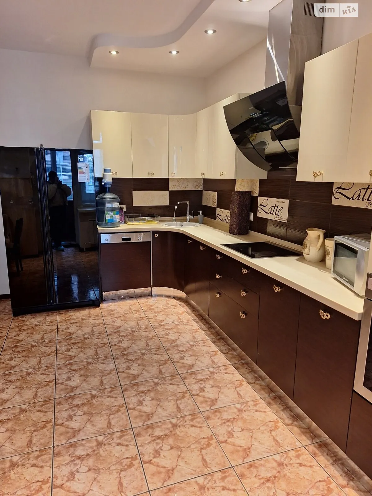 Продается 3-комнатная квартира 140 кв. м в Киеве, ул. Антоновича(Горького), 140 - фото 1