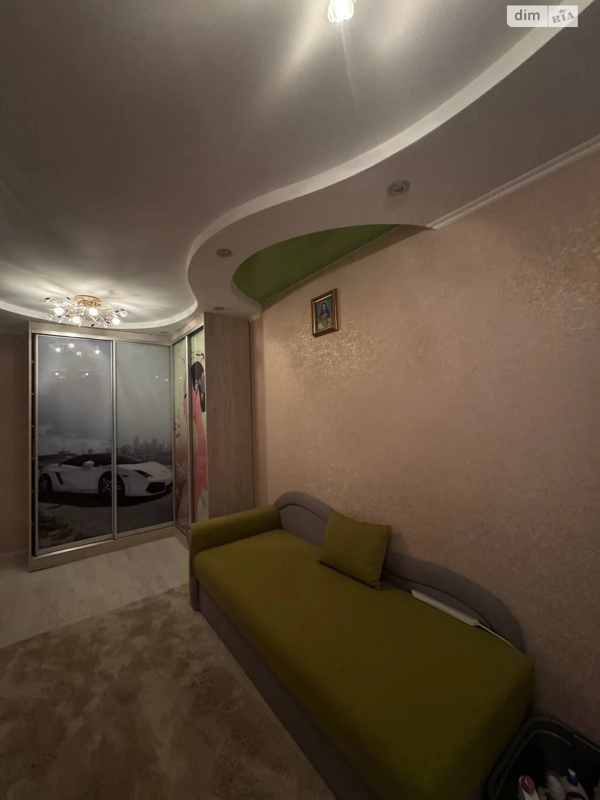 Продается 3-комнатная квартира 95.3 кв. м в Ивано-Франковске, ул. Коновальца Евгения - фото 1