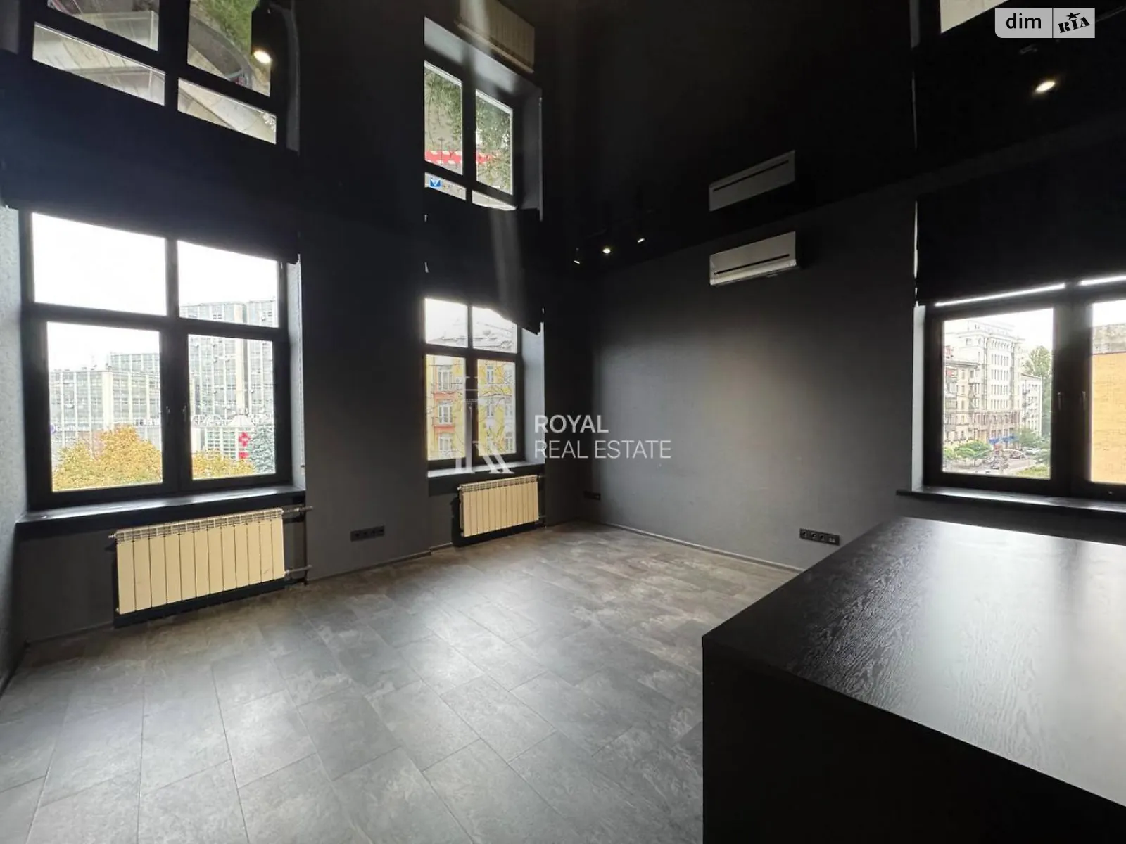 Сдается в аренду офис 280 кв. м в бизнес-центре, цена: 2500 $ - фото 1