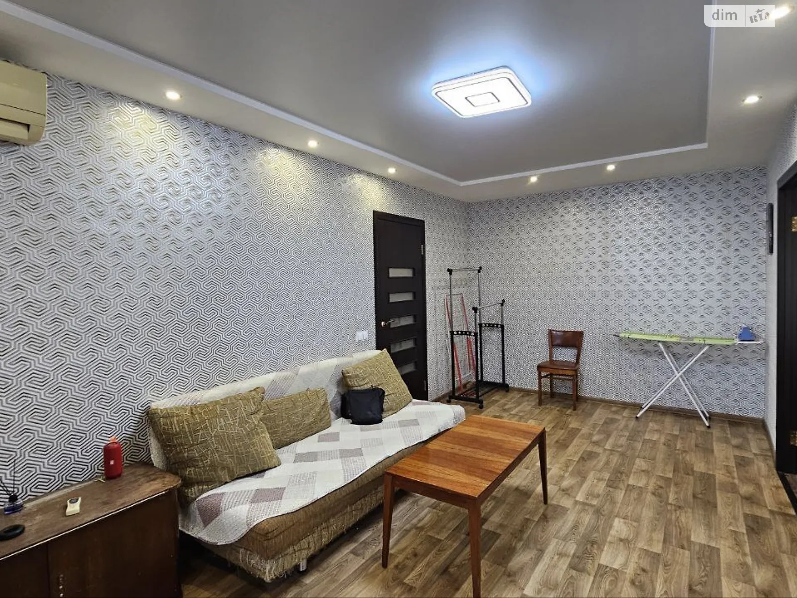 Продается 2-комнатная квартира 46.3 кв. м в Днепре, просп. Хмельницкого Богдана - фото 1