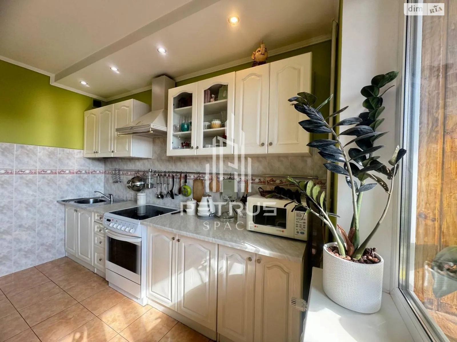 Продається 2-кімнатна квартира 60.1 кв. м у Києві, вул. Гришка Михайла, 8 - фото 1