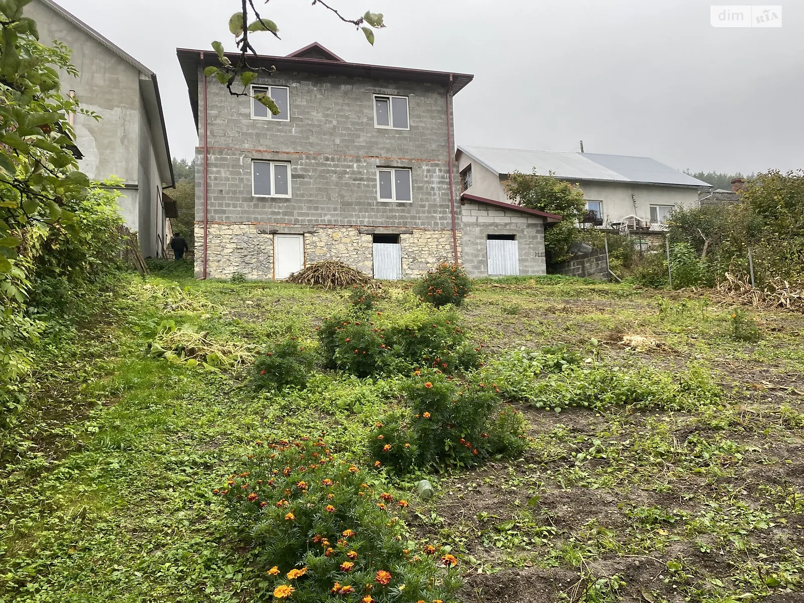 Продается дом на 2 этажа 256 кв. м с террасой, цена: 30000 $ - фото 1