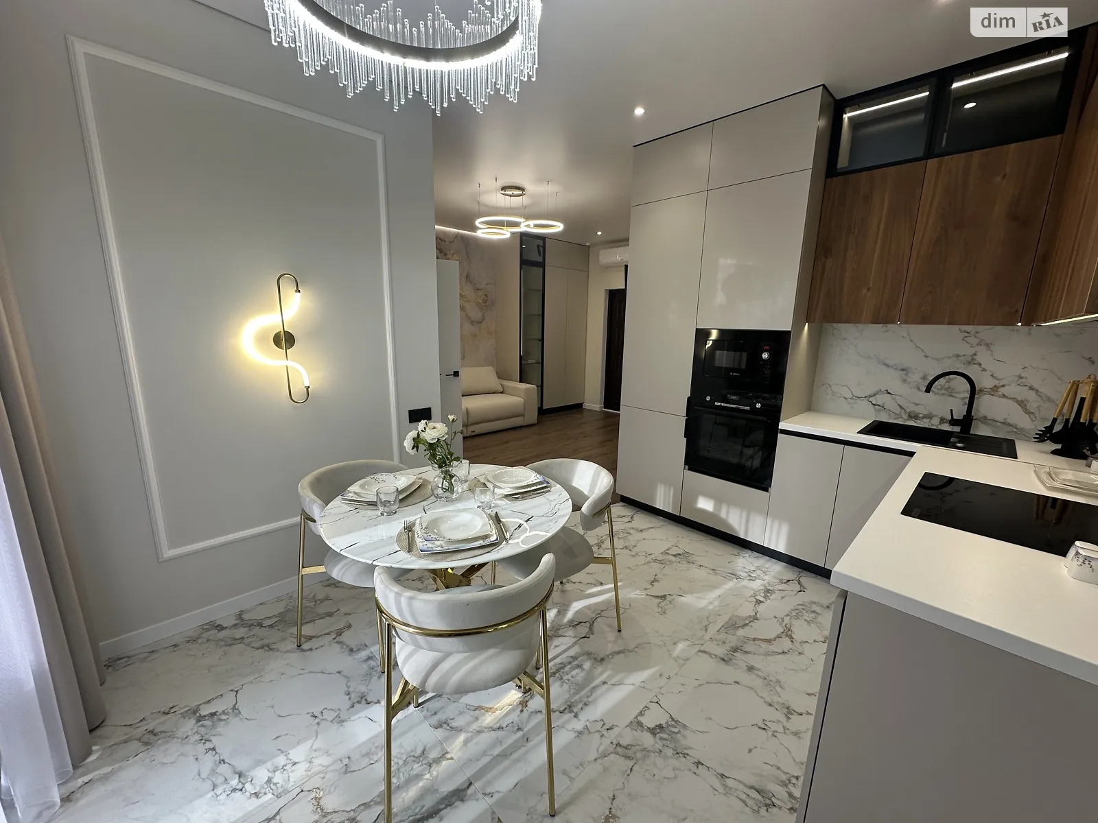 Продается 1-комнатная квартира 46 кв. м в Одессе, ул. Краснова - фото 1