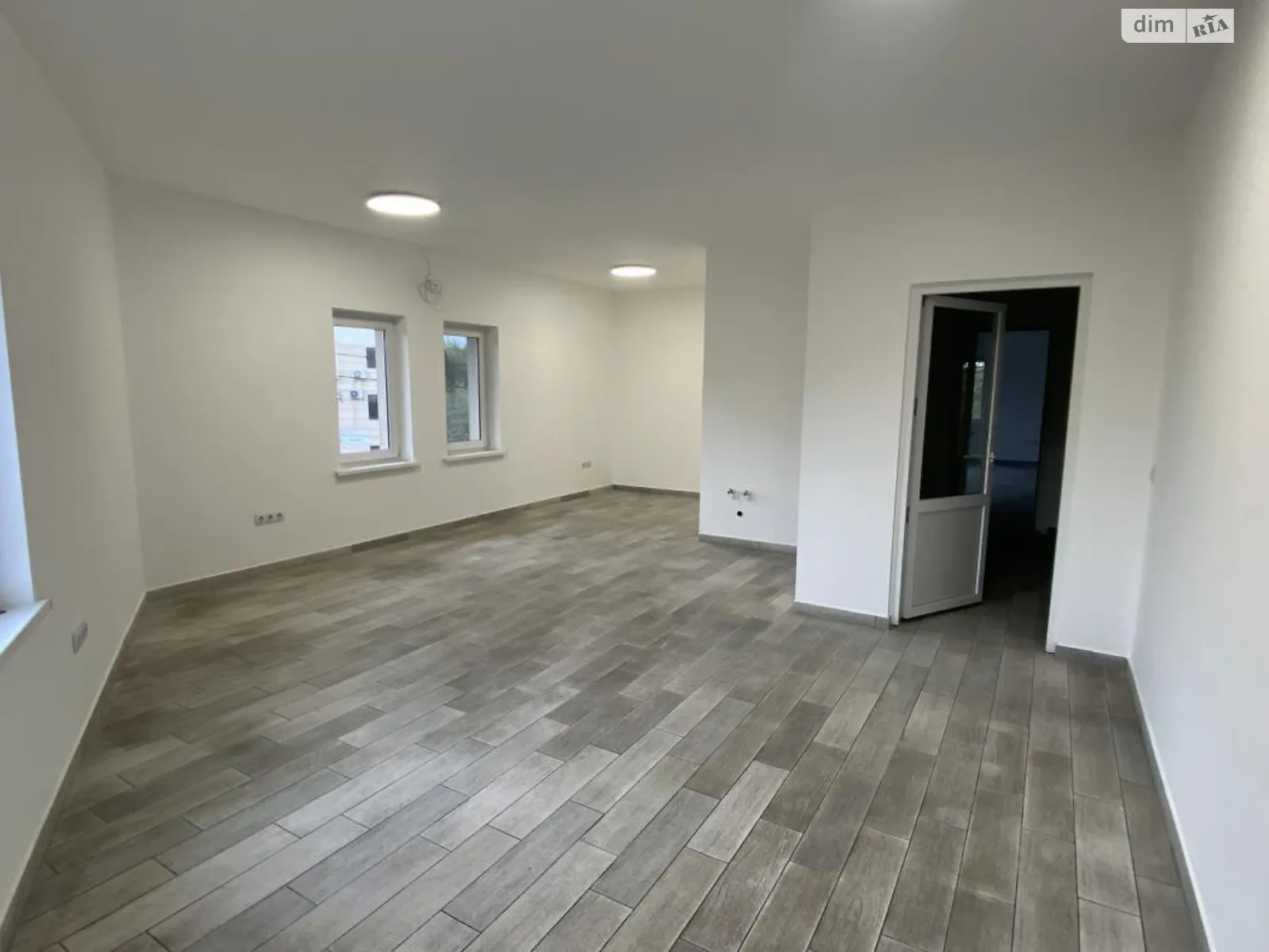 Сдается в аренду офис 94.8 кв. м в бизнес-центре, цена: 17000 грн - фото 1