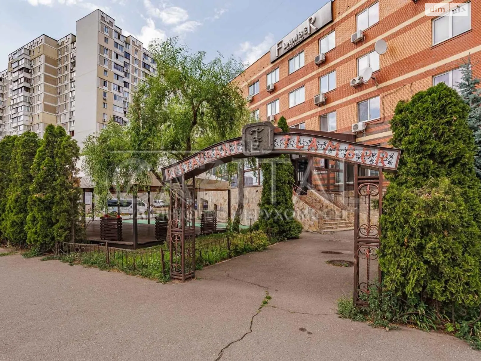 Продается объект сферы услуг 344.6 кв. м в 4-этажном здании, цена: 720000 $ - фото 1