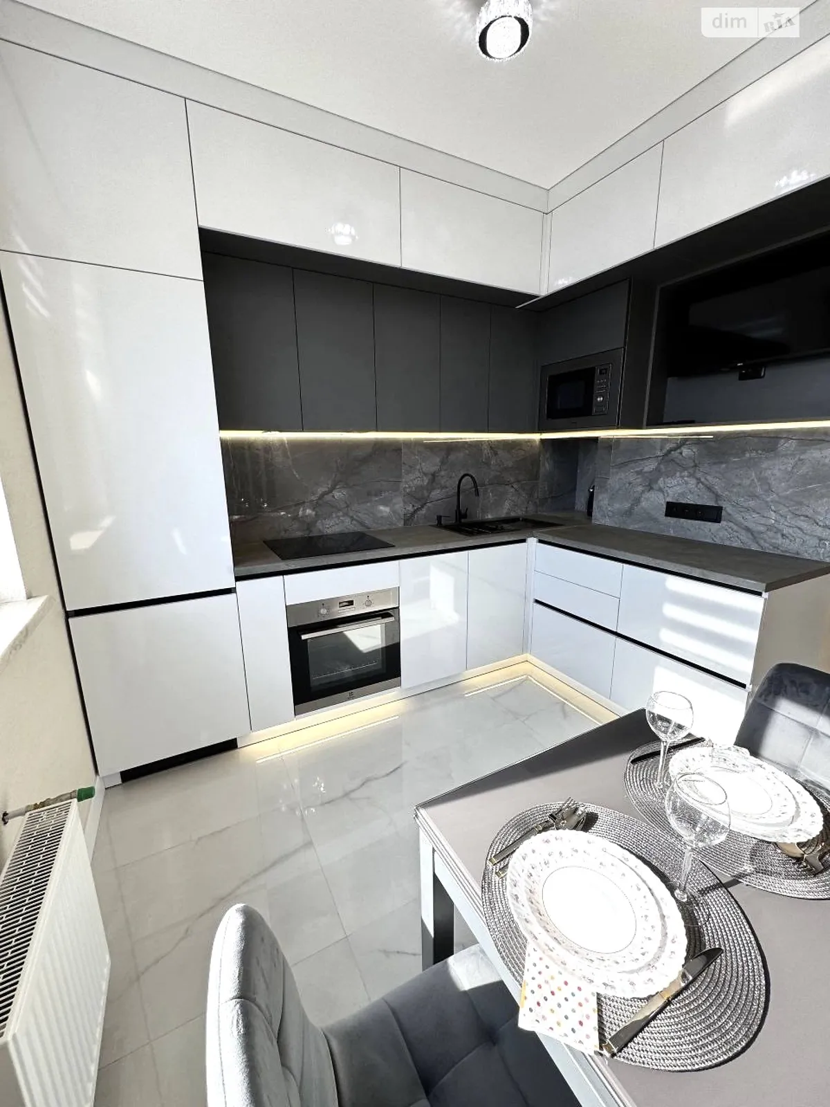 Сдается в аренду 2-комнатная квартира 65 кв. м в Одессе, ул. Краснова, 1А - фото 1