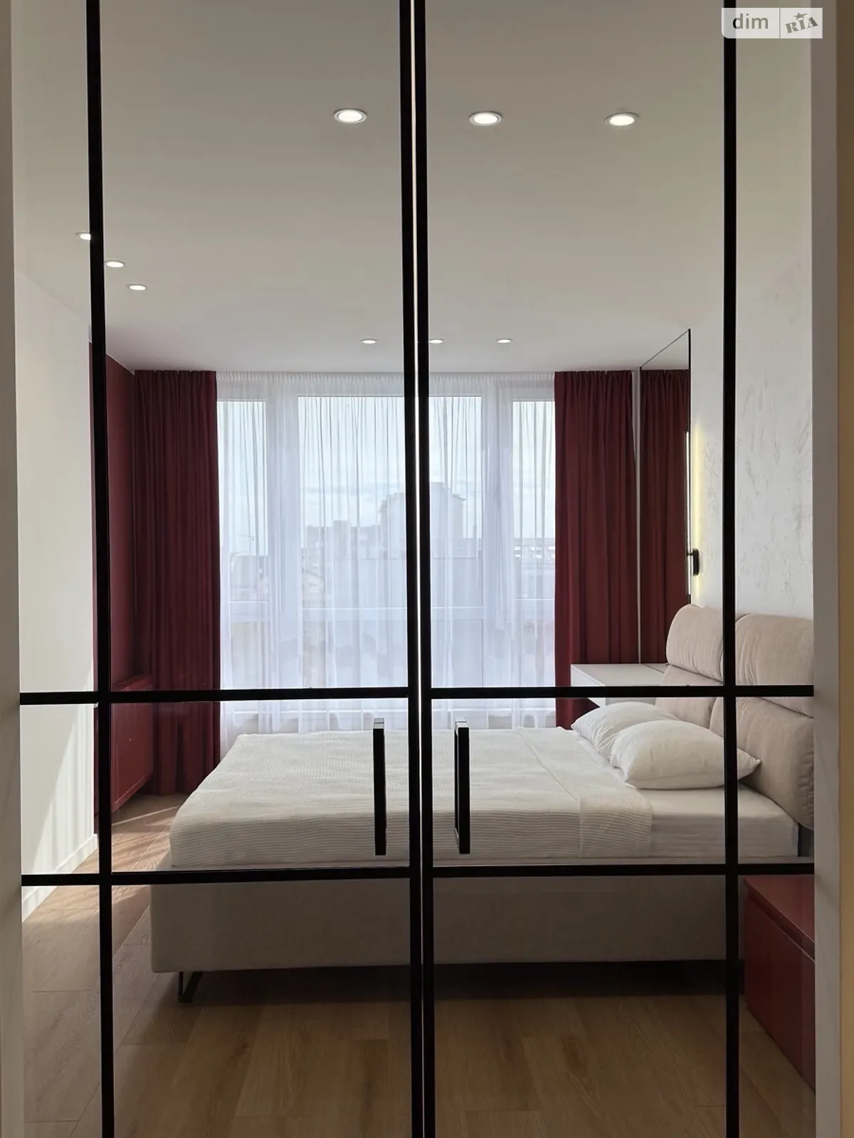 Сдается в аренду 1-комнатная квартира 52 кв. м в, цена: 700 $ - фото 1