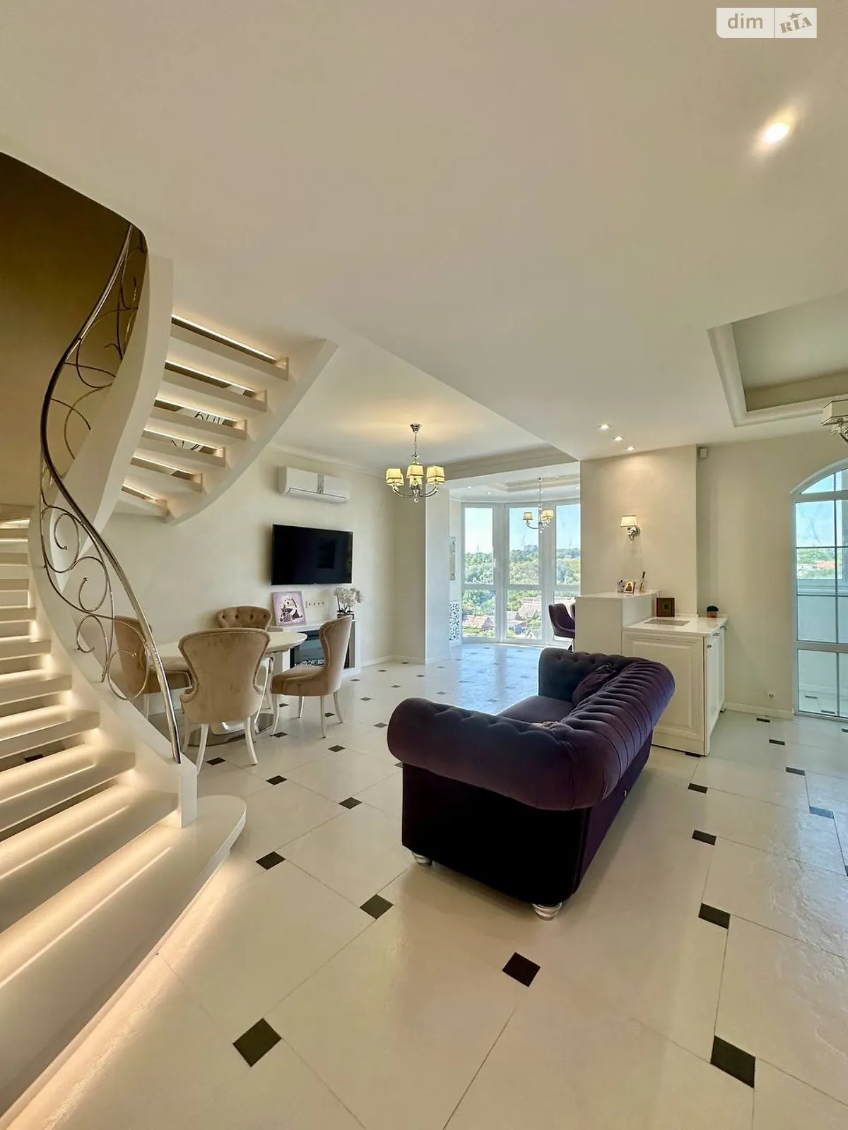 Продается 3-комнатная квартира 114.2 кв. м в Днепре, ул. Евпаторийская, 2Д - фото 1