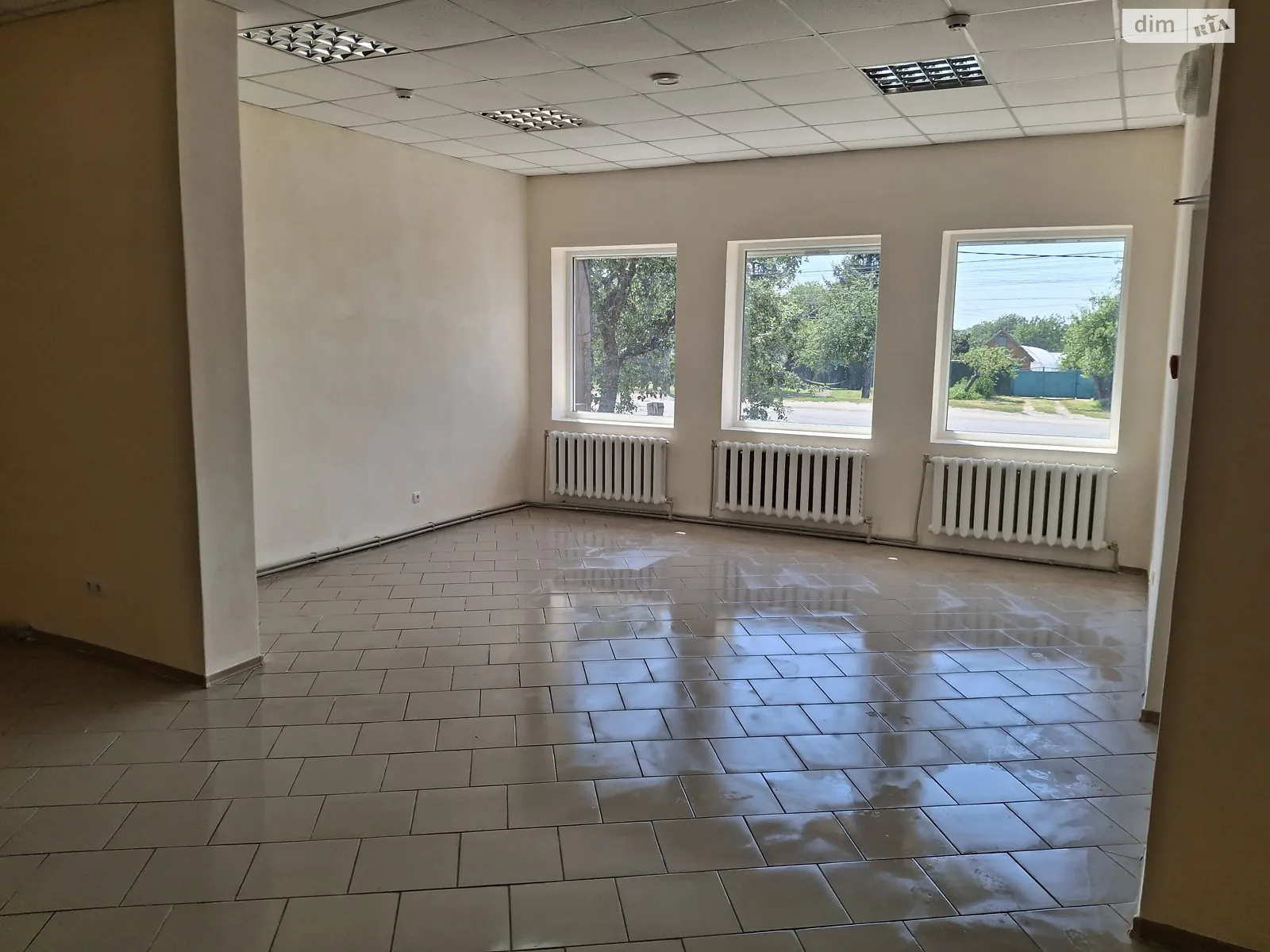 Сдается в аренду помещения свободного назначения 98 кв. м в 1-этажном здании, цена: 12000 грн - фото 1