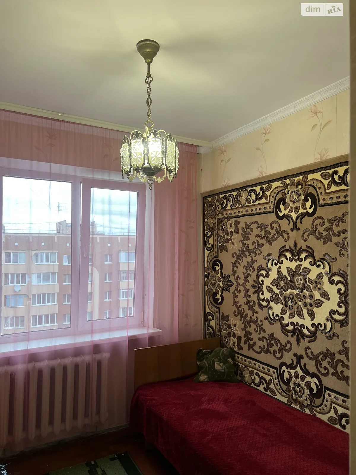 Продается 3-комнатная квартира 62.7 кв. м в Ровно, ул. Шухевича Романа - фото 1