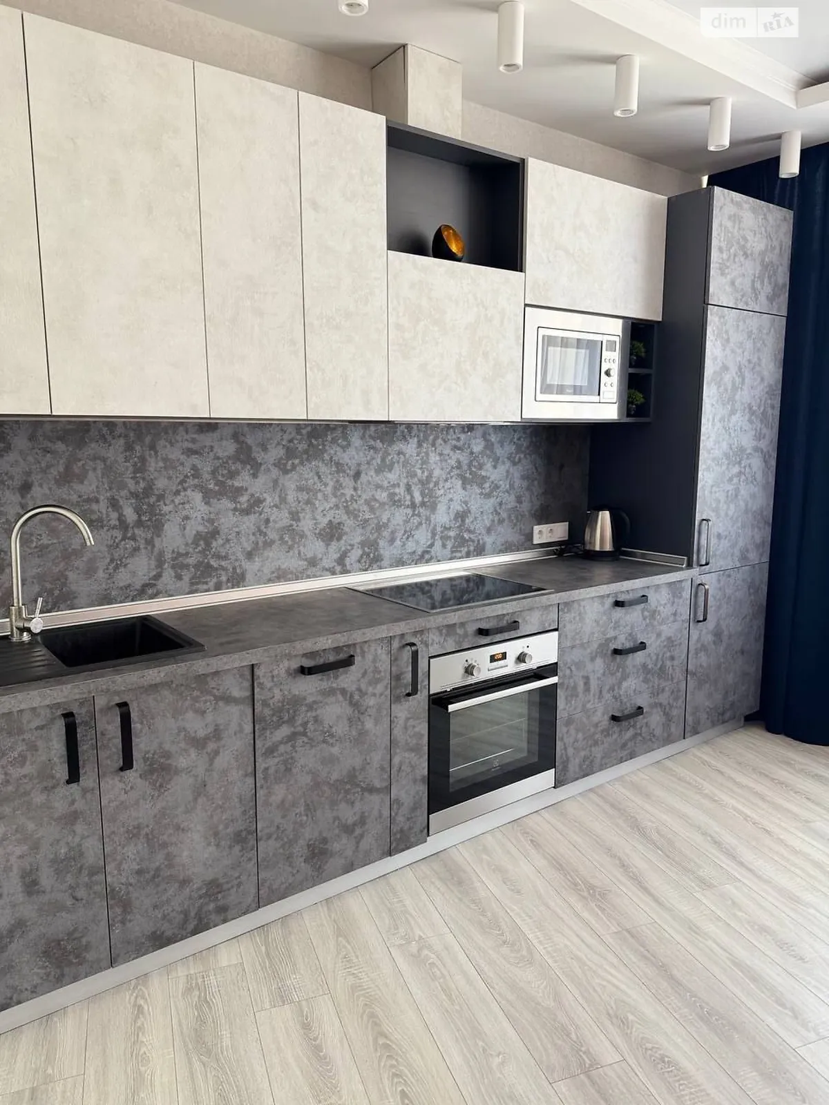 Здається в оренду 1-кімнатна квартира 40 кв. м у Одесі, вул. Валерія Самофалова, 16/5 - фото 1