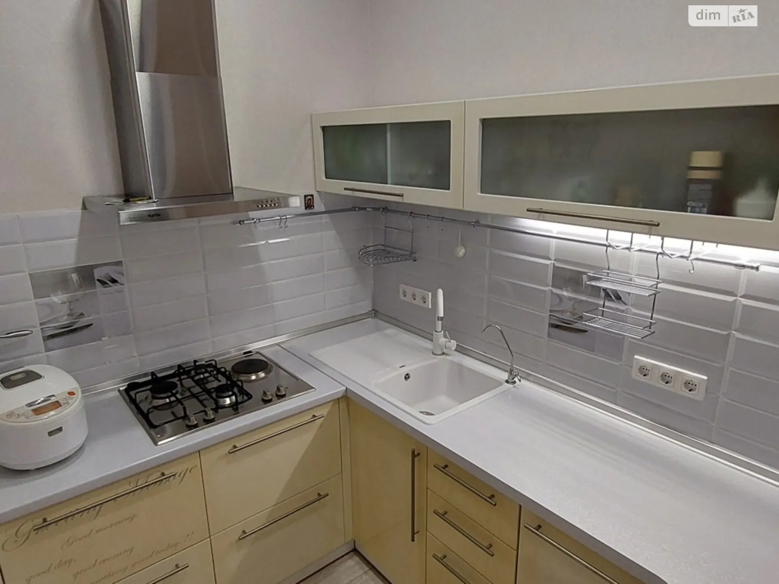 3-комнатная квартира 73.4 кв. м в Запорожье, просп. Соборный, 151 - фото 1