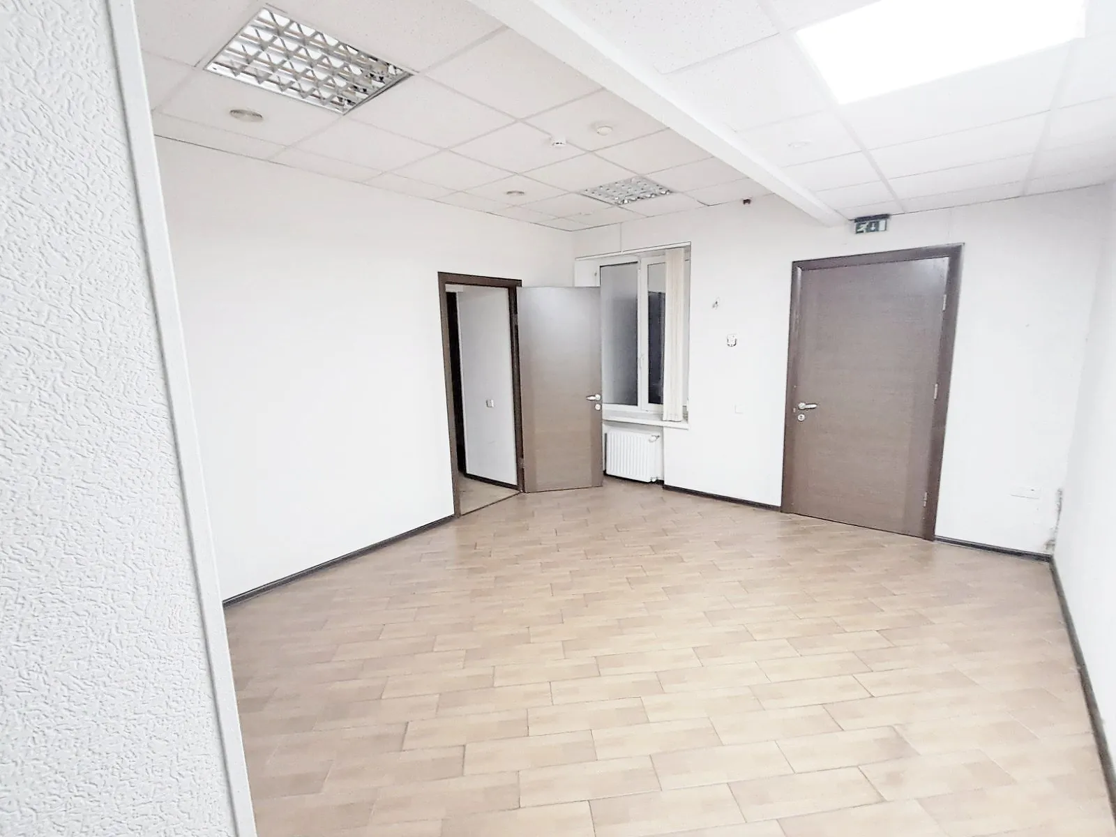 Сдается в аренду офис 77.5 кв. м в бизнес-центре, цена: 20010 грн - фото 1