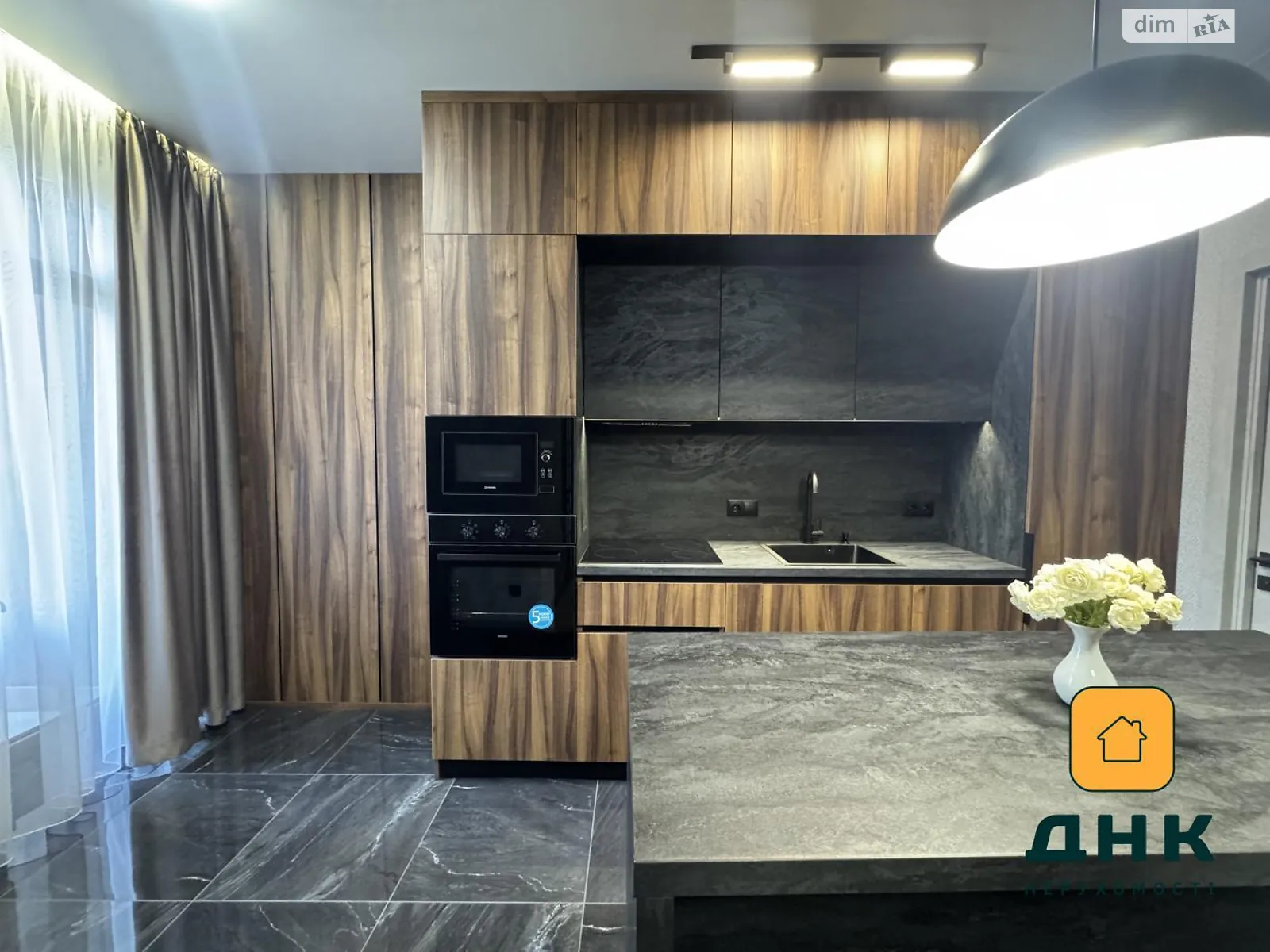 Продается 1-комнатная квартира 45 кв. м в Одессе, ул. Генуэзская, 1/1 - фото 1