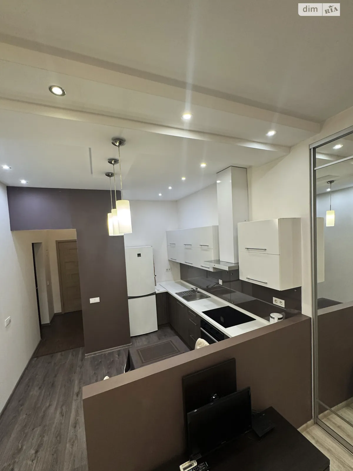 Продается 1-комнатная квартира 33 кв. м в Киеве, ул. Степана Руданского, 3А корпус 4 - фото 1