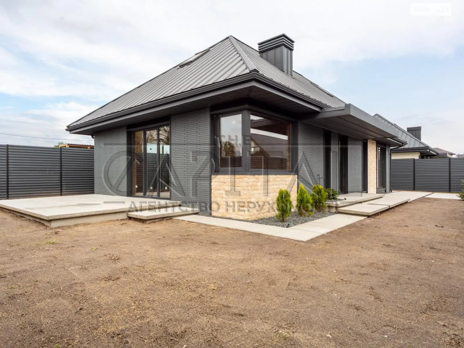 Продается дом на 2 этажа 160 кв. м с беседкой, цена: 125000 $ - фото 1