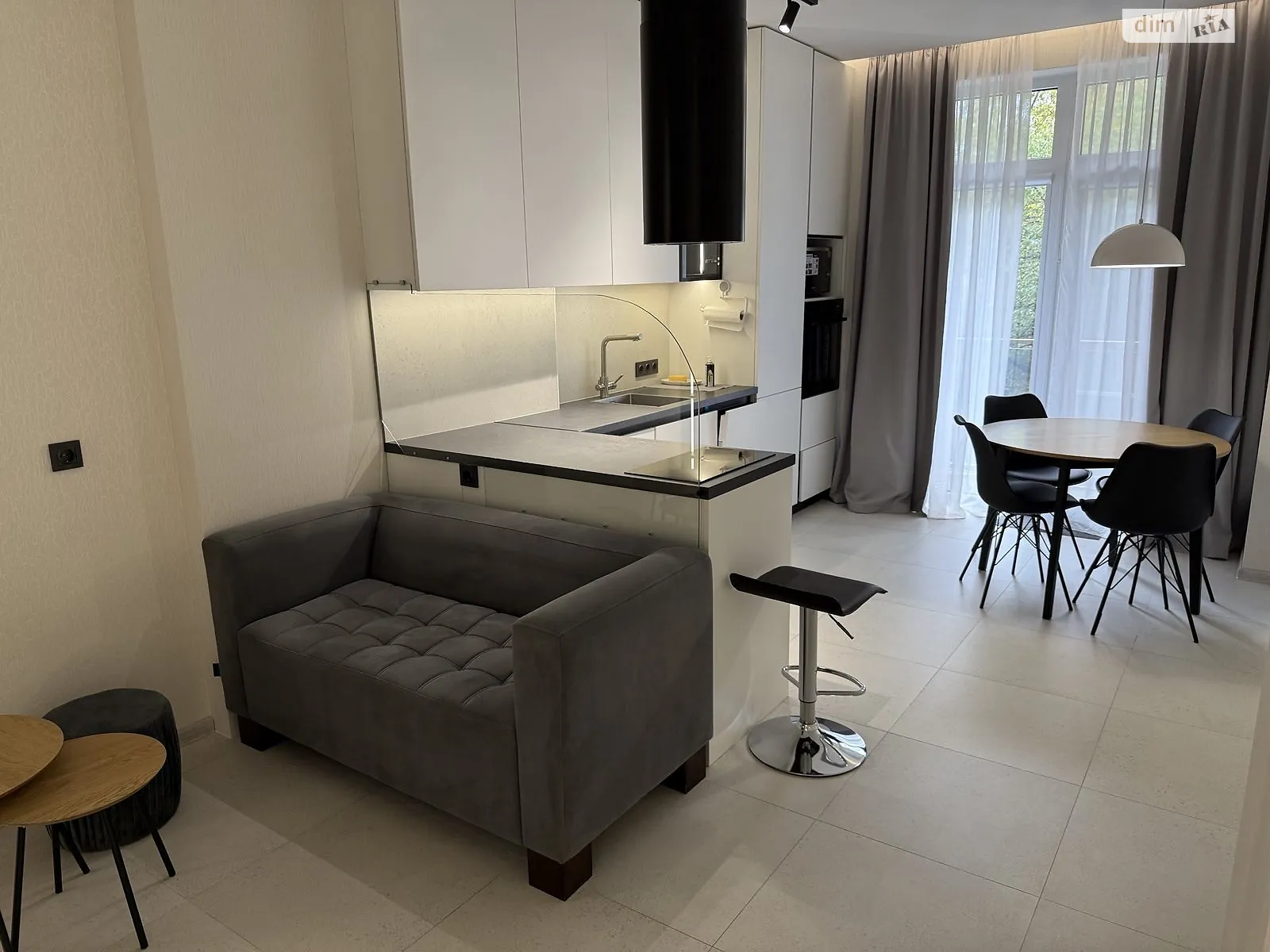 Продается 2-комнатная квартира 64.8 кв. м в Ужгороде, наб. Славянская, 21А - фото 1