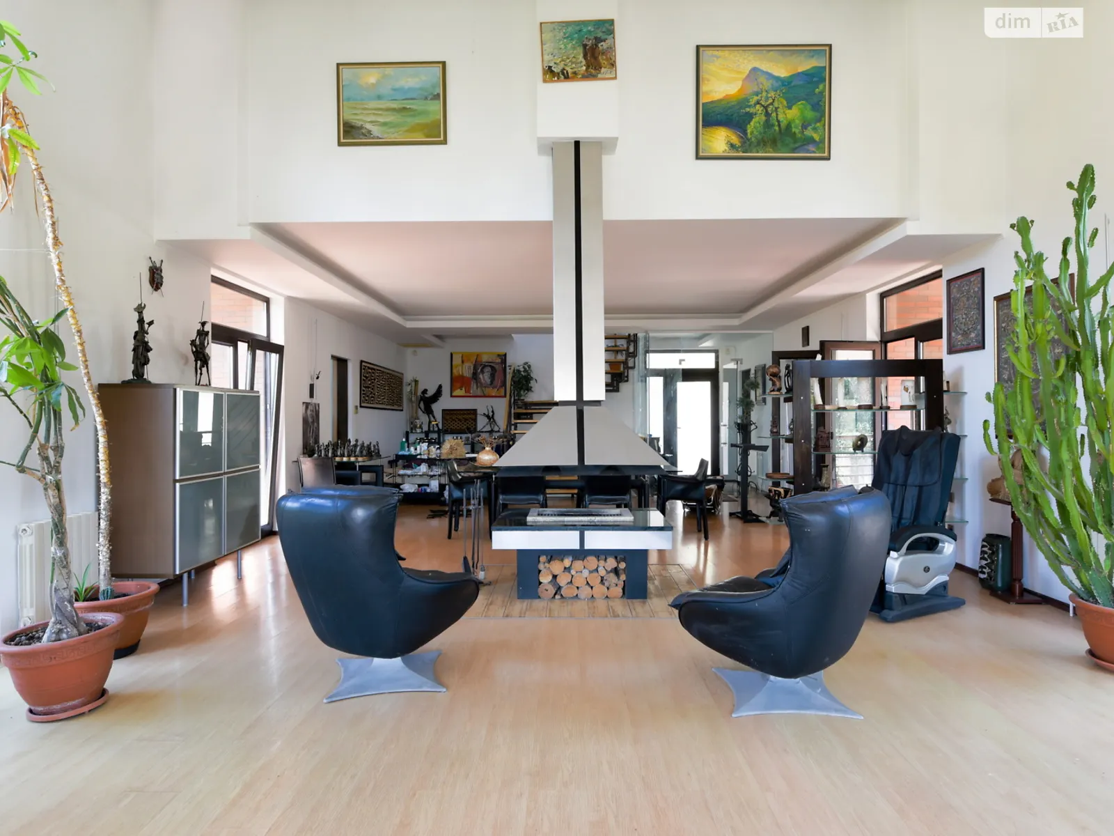 Продается дом на 3 этажа 422 кв. м с балконом, цена: 825000 $ - фото 1