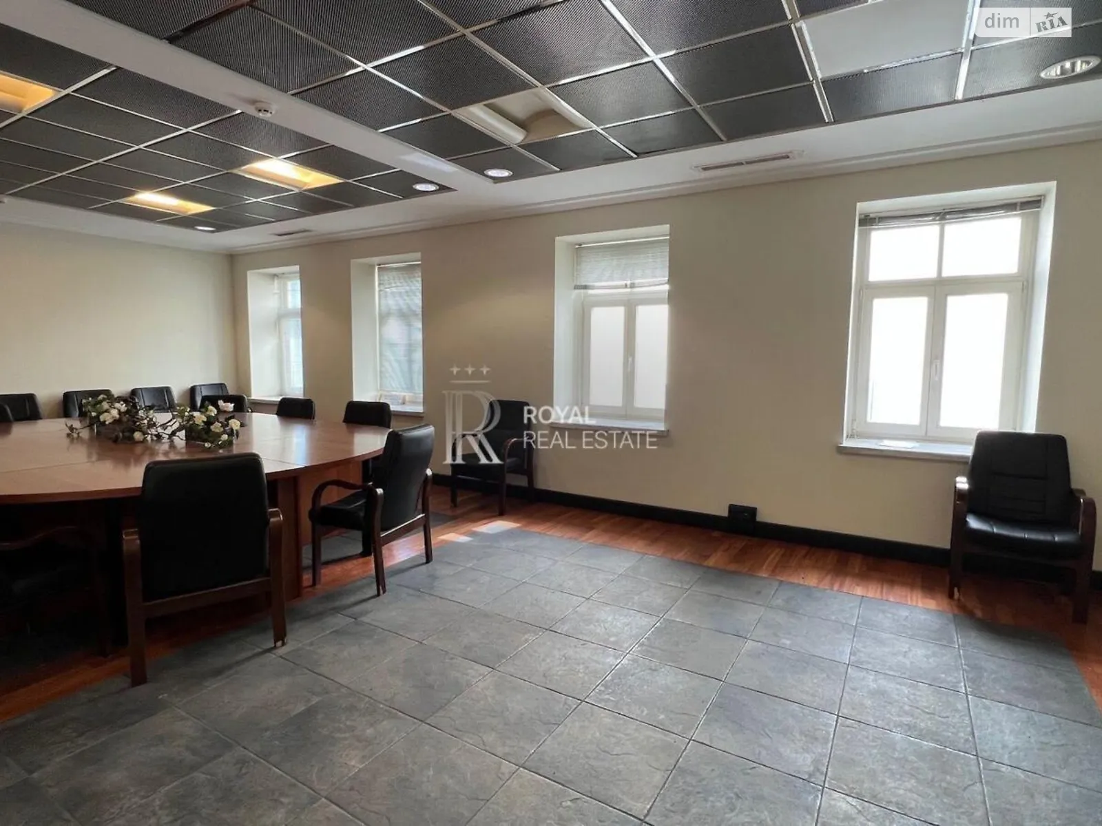 Сдается в аренду офис 580 кв. м в бизнес-центре, цена: 9500 $ - фото 1