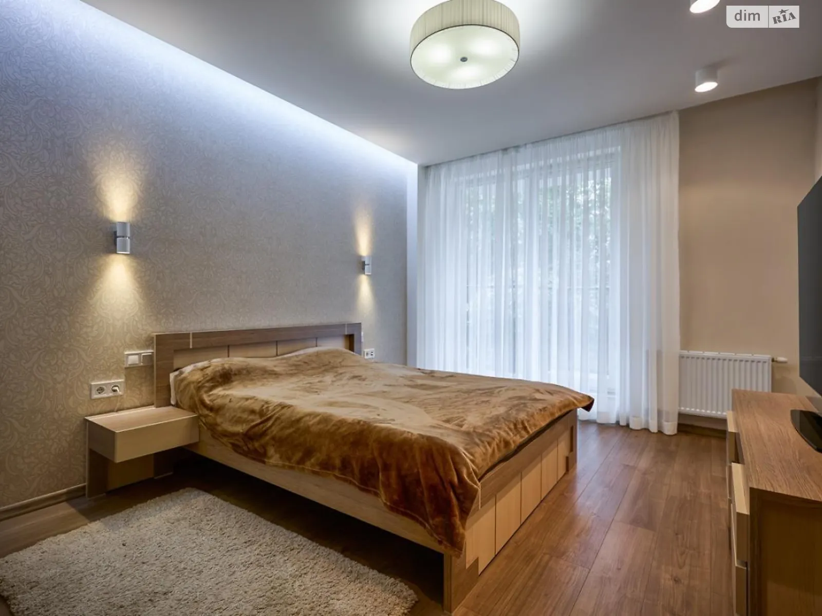Продается 2-комнатная квартира 68.2 кв. м в Львове, ул. Пекарская, 30 - фото 1