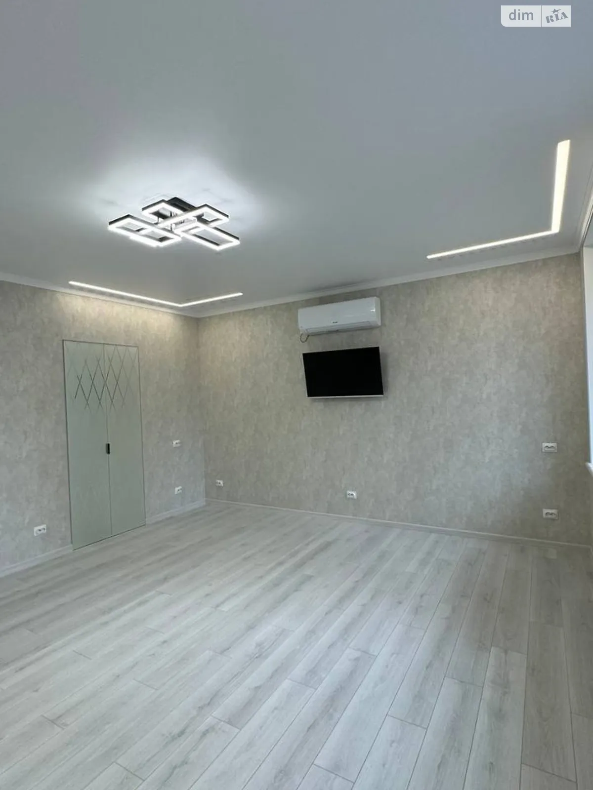 Сдается в аренду офис 52 кв. м в бизнес-центре, цена: 35000 грн - фото 1