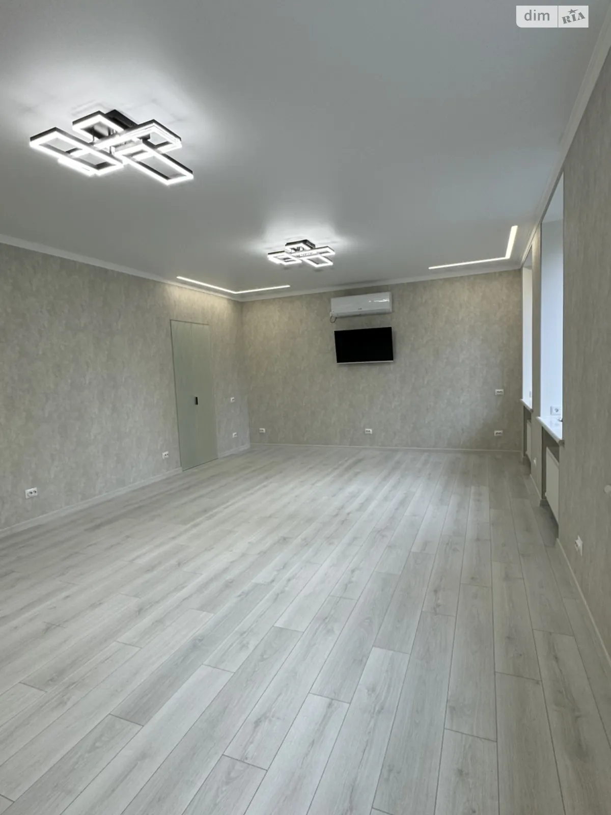 Сдается в аренду офис 52 кв. м в бизнес-центре, цена: 35000 грн - фото 1