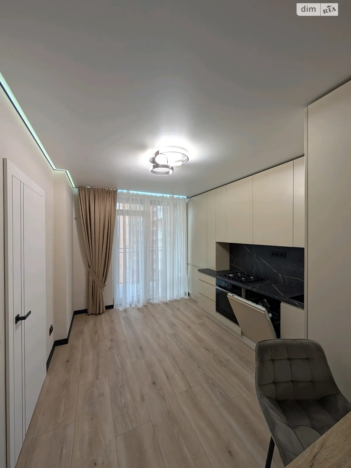 Продается 1-комнатная квартира 45 кв. м в Ивано-Франковске, ул. Юліана Пелеша(Крайковского) - фото 1