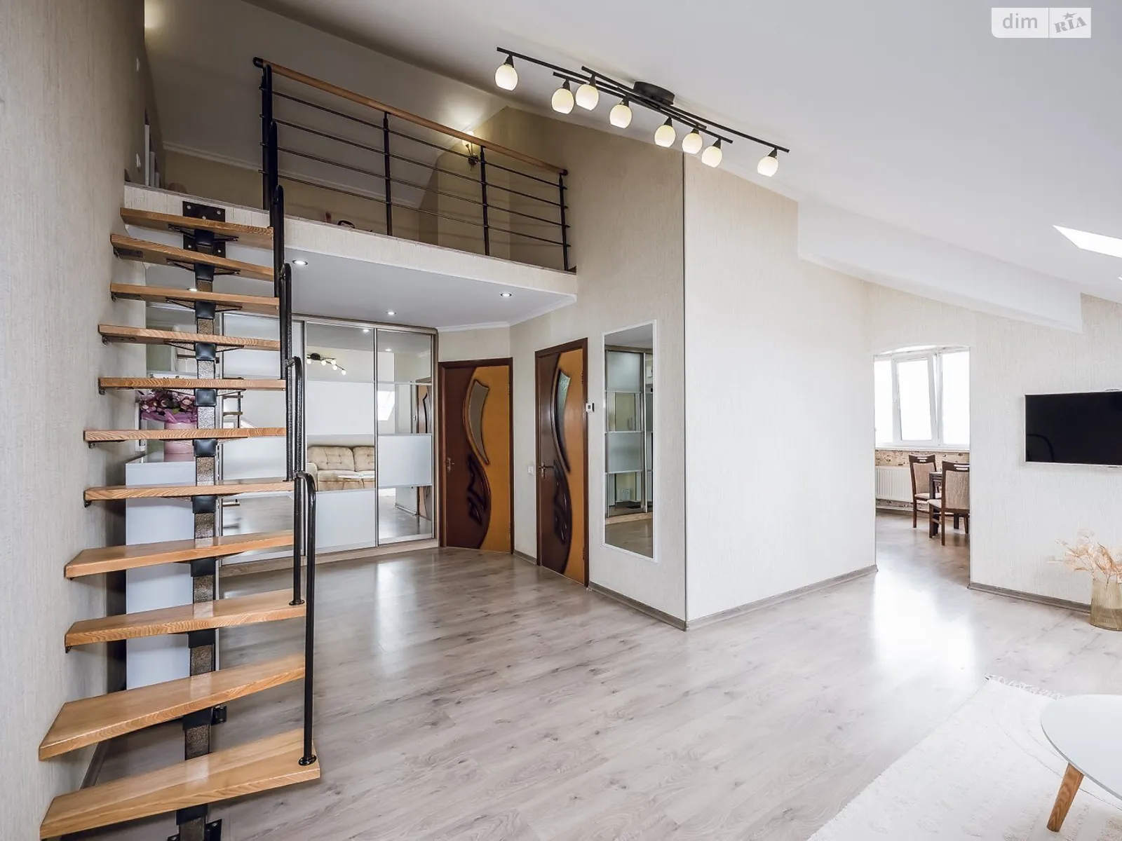 Продается 2-комнатная квартира 73.7 кв. м в, цена: 65000 $ - фото 1