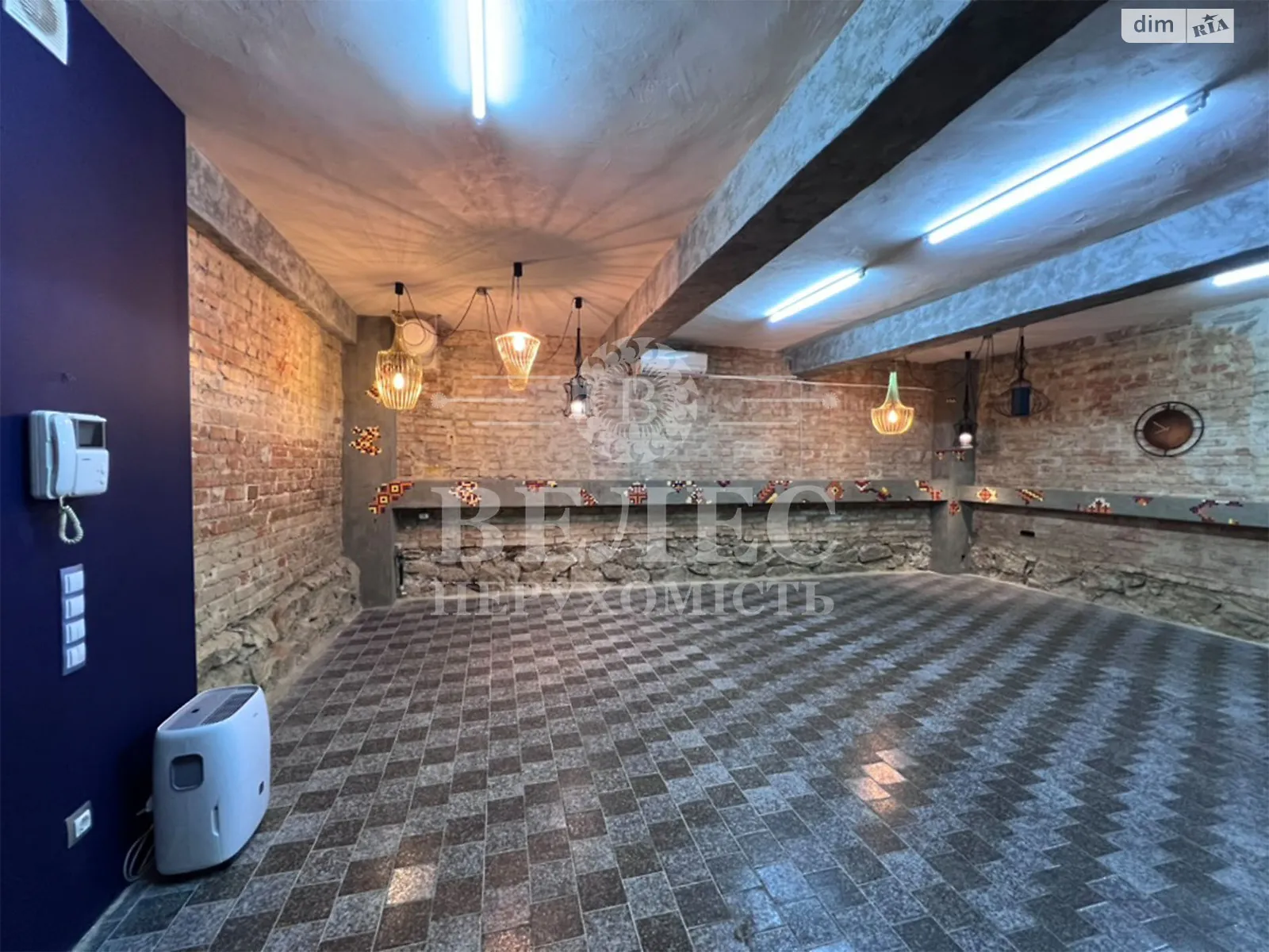 Продается помещения свободного назначения 106 кв. м в 5-этажном здании, цена: 130000 $ - фото 1