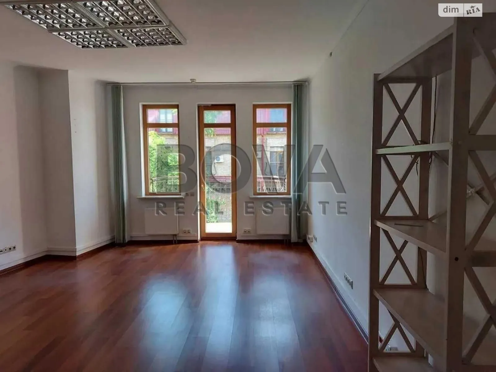 Сдается в аренду офис 213 кв. м в бизнес-центре, цена: 2350 $ - фото 1
