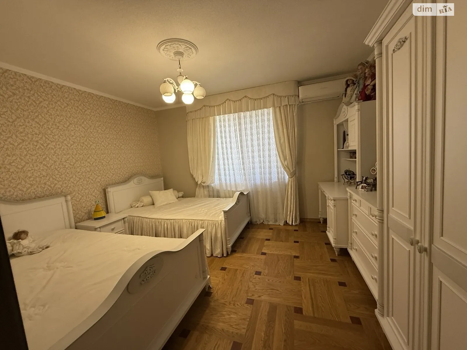 Продается дом на 2 этажа 239 кв. м с мансардой, цена: 520000 $ - фото 1