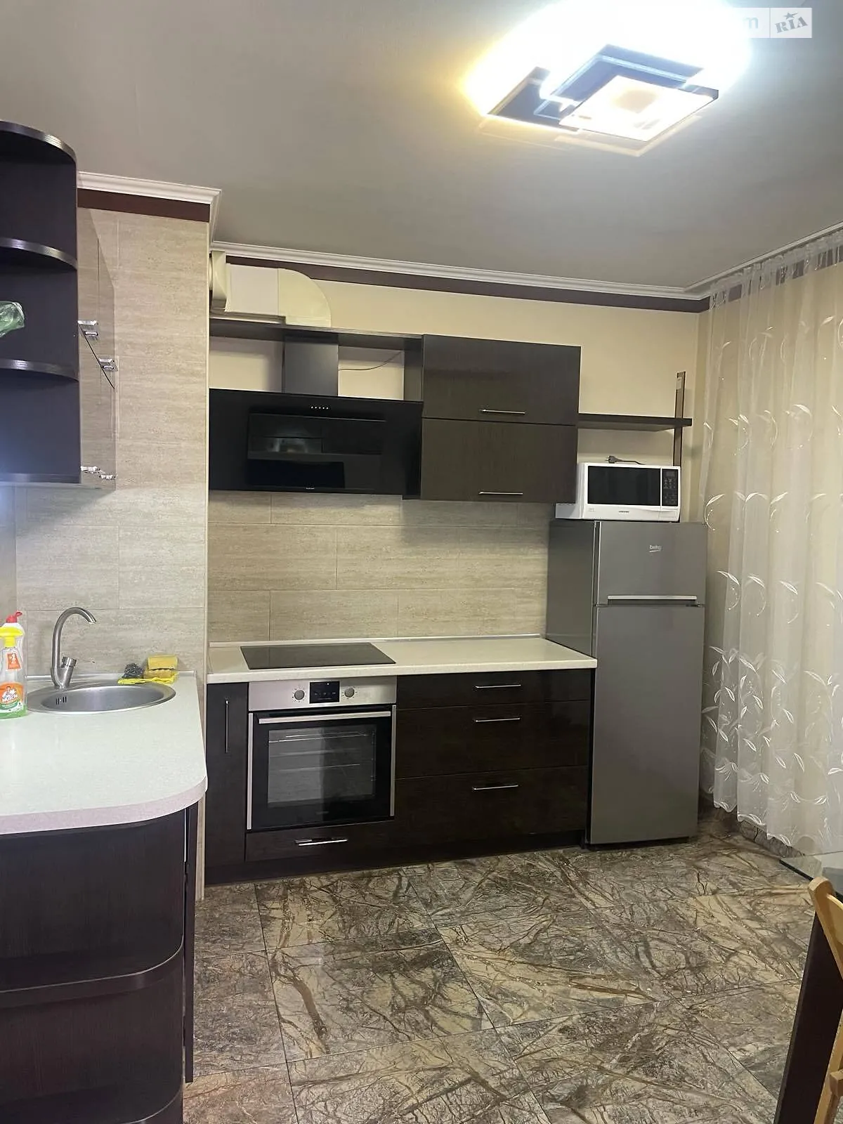 Сдается в аренду 1-комнатная квартира 40 кв. м в Одессе, мас. Радужный - фото 1