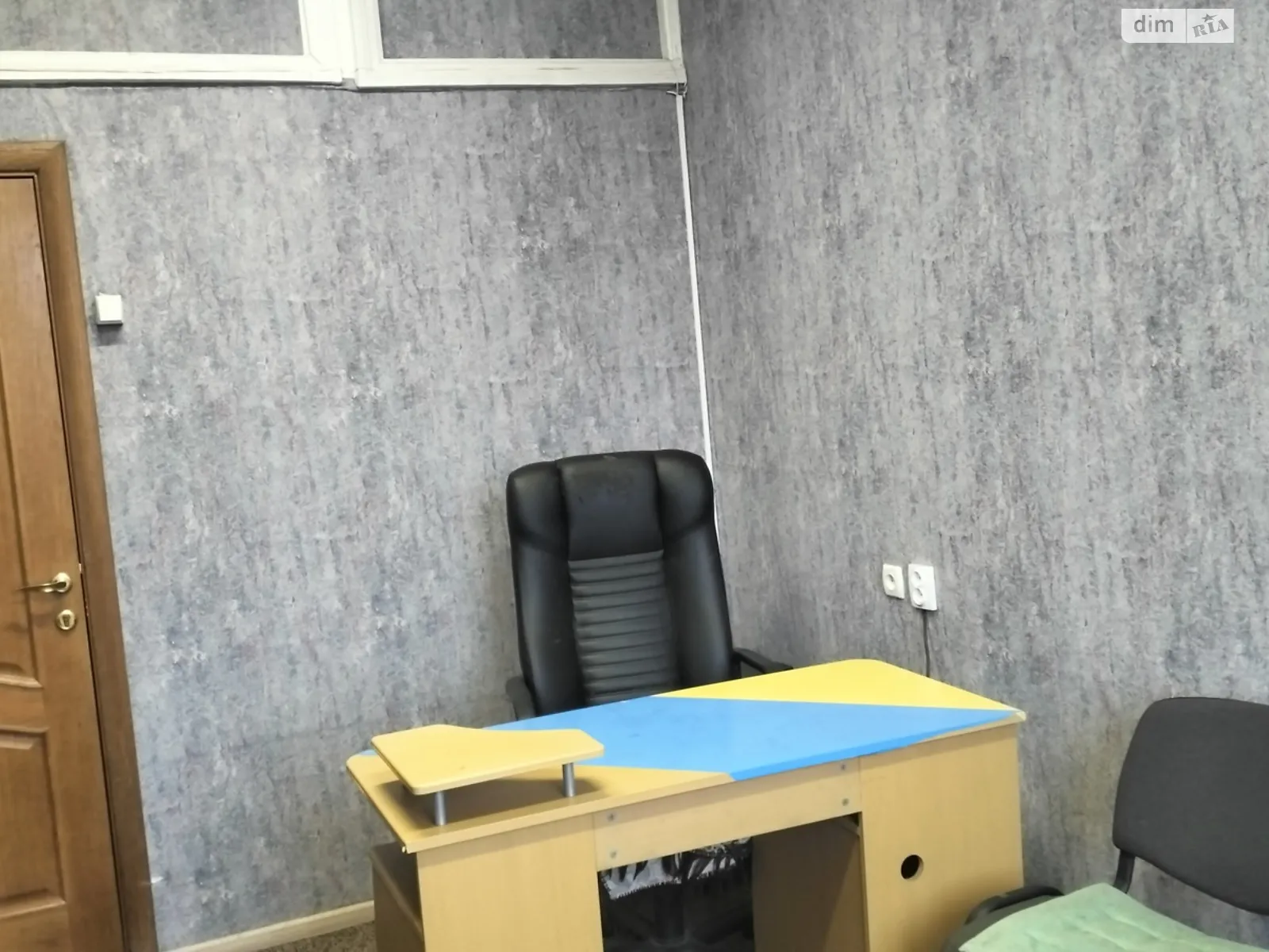 Сдается в аренду офис 11.5 кв. м в бизнес-центре, цена: 5500 грн - фото 1