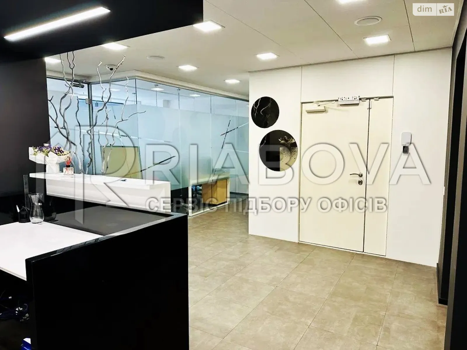 Здається в оренду офіс 247.1 кв. м в бізнес-центрі, цена: 8219 $ - фото 1