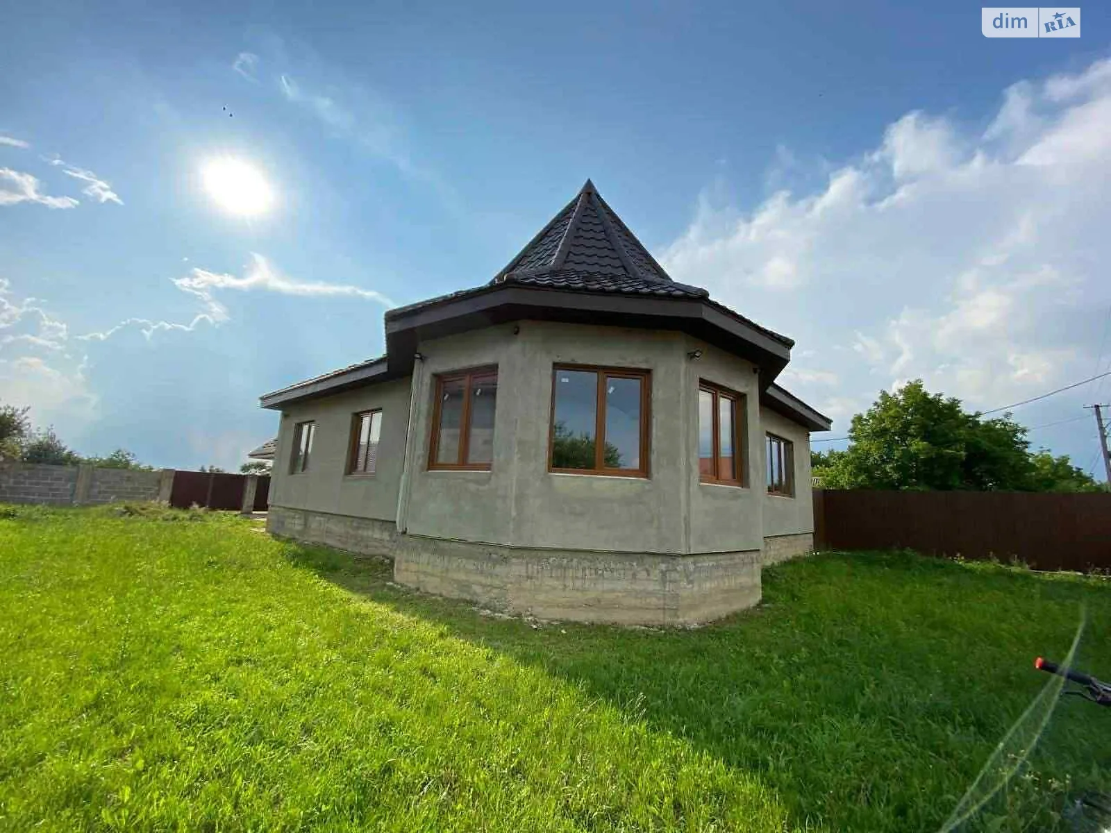 Продается одноэтажный дом 113 кв. м с камином, цена: 120000 € - фото 1