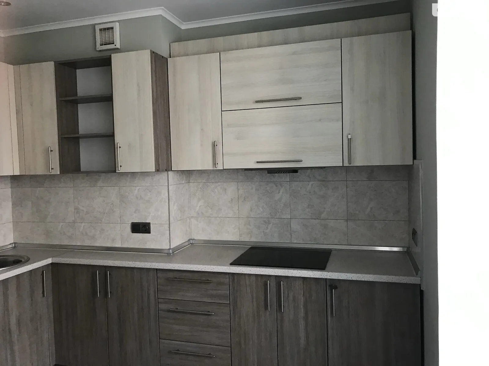 Сдается в аренду 1-комнатная квартира 45 кв. м в Одессе, ул. Костанди - фото 1