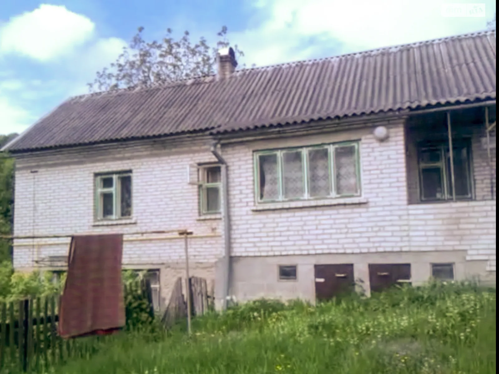 Продается дом на 2 этажа 97.6 кв. м с подвалом, цена: 28000 € - фото 1