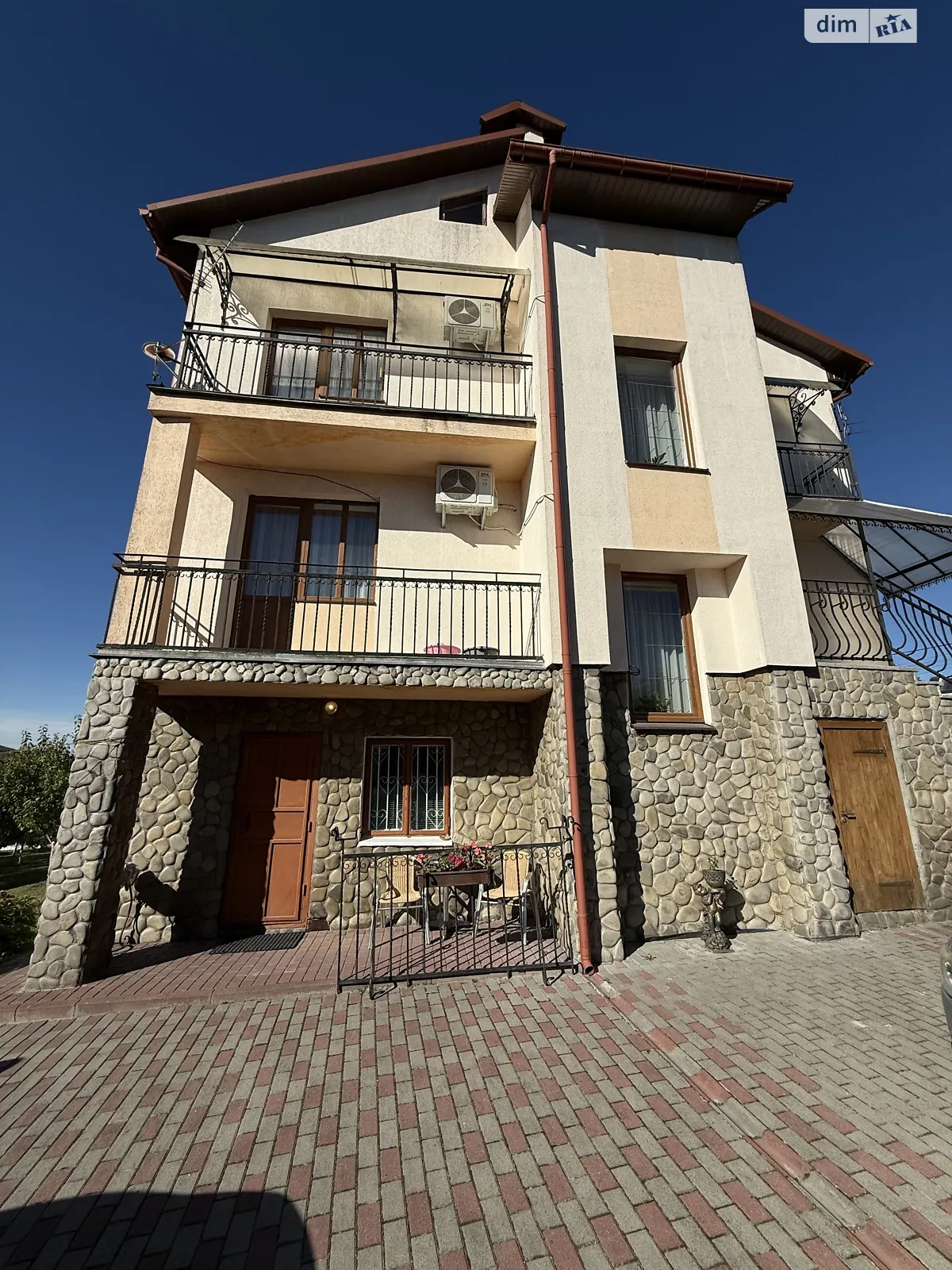 Продается дом на 2 этажа 313.9 кв. м с верандой, цена: 210000 $ - фото 1