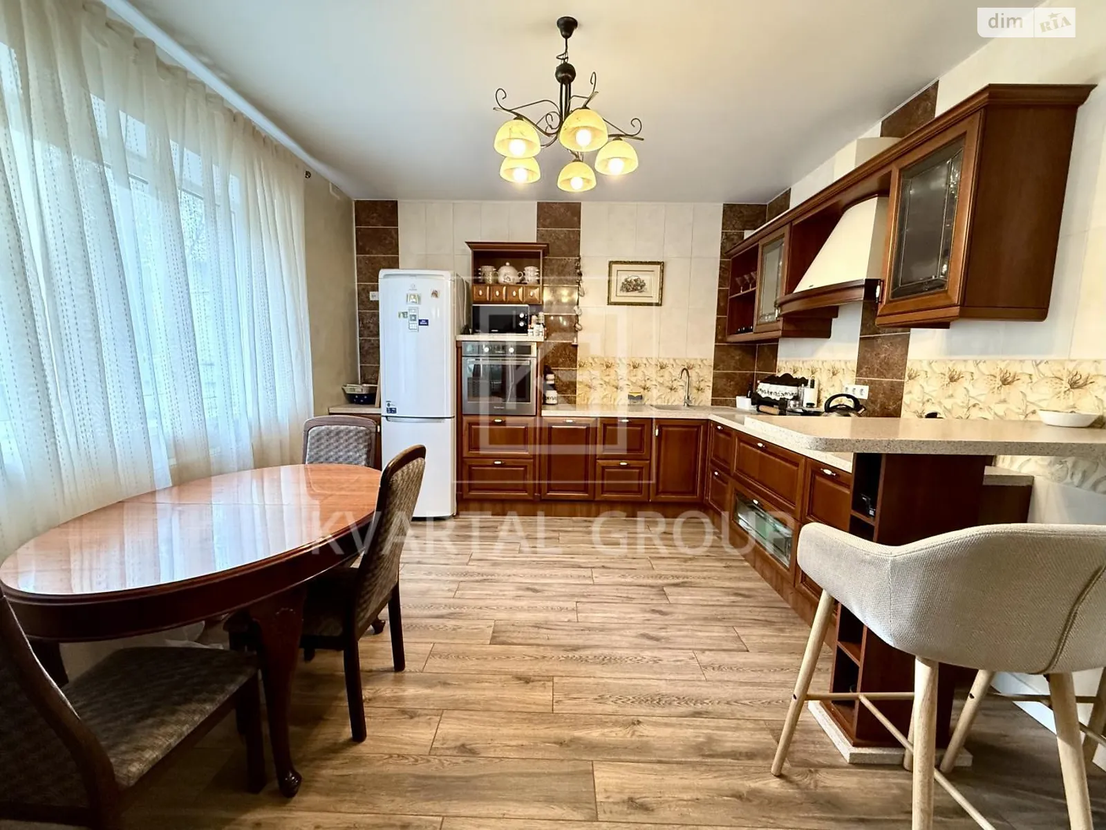 Продается дом на 2 этажа 188.2 кв. м с беседкой, цена: 225000 € - фото 1