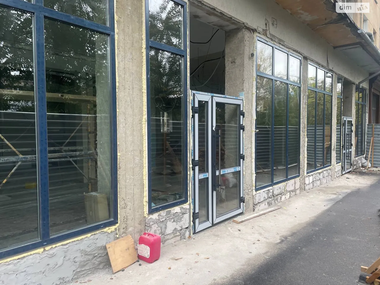 Сдается в аренду помещения свободного назначения 93 кв. м в 5-этажном здании, цена: 93000 грн - фото 1