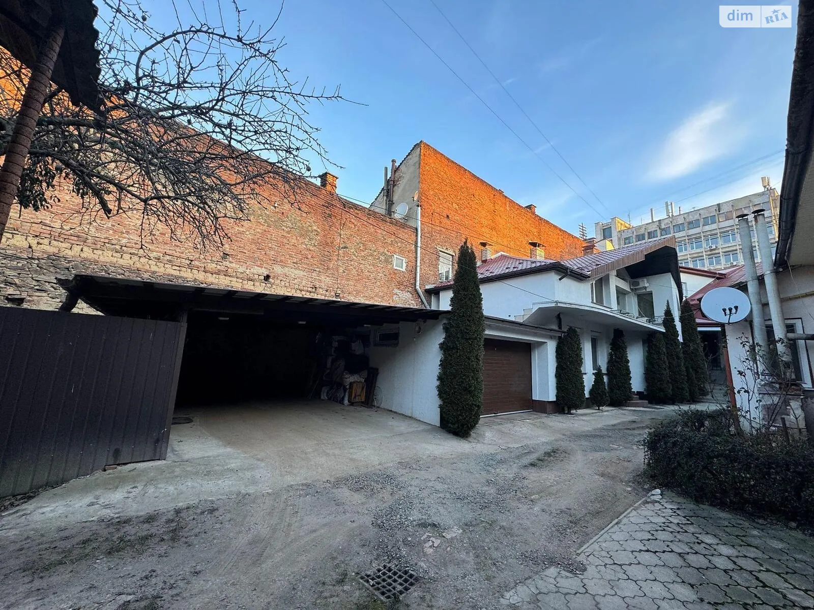 Продается дом на 2 этажа 145.3 кв. м с участком, цена: 189000 $ - фото 1