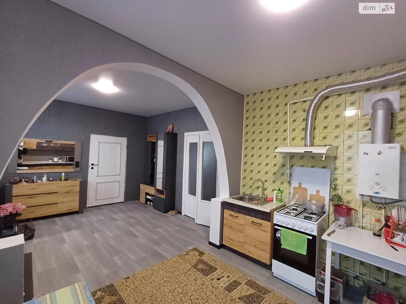 Продается дом на 2 этажа 228.3 кв. м с бассейном, цена: 56000 $ - фото 1