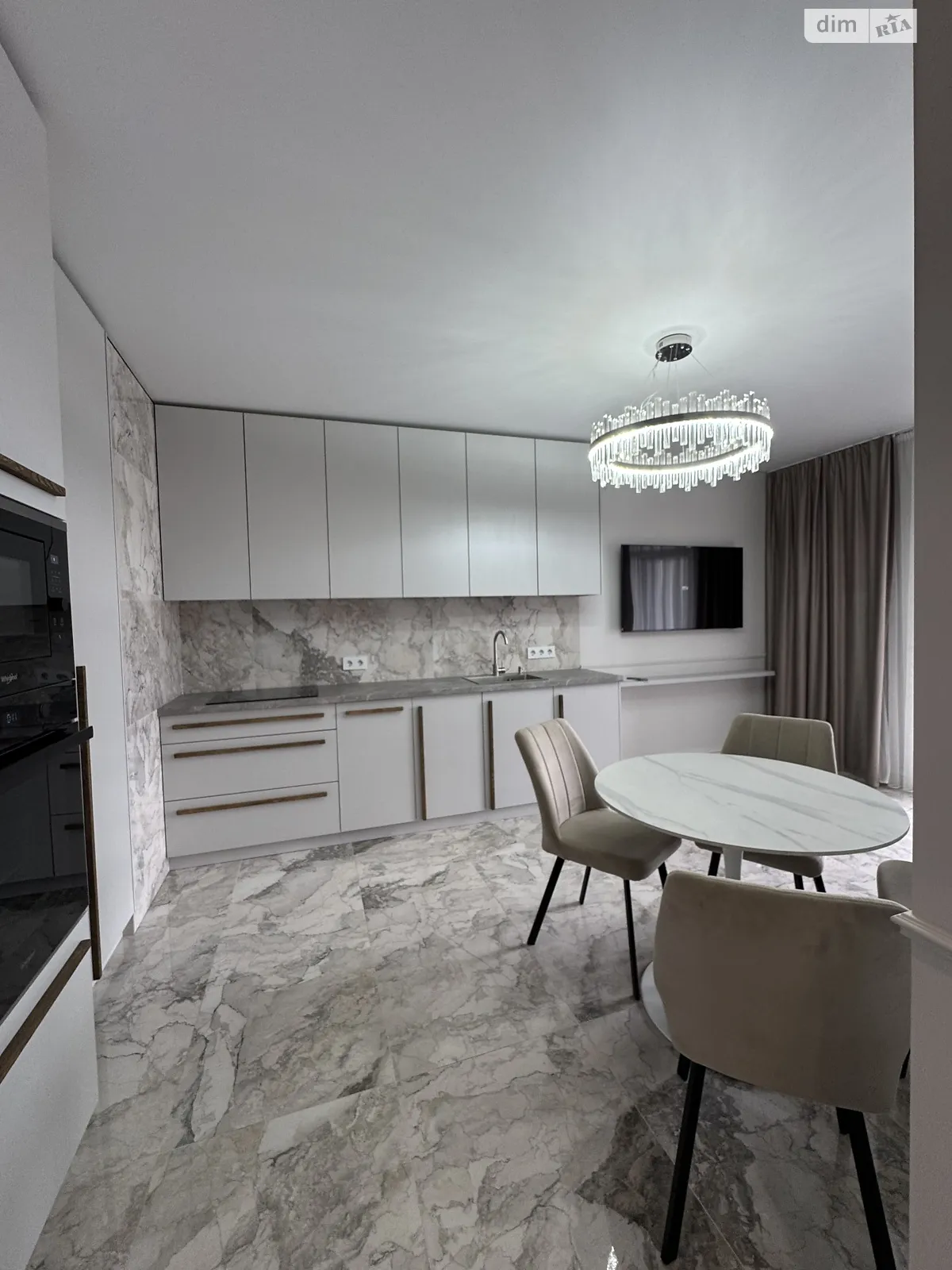 Продается 2-комнатная квартира 68 кв. м в Ужгороде, ул. Василия Гаджеги(Радищева) - фото 1