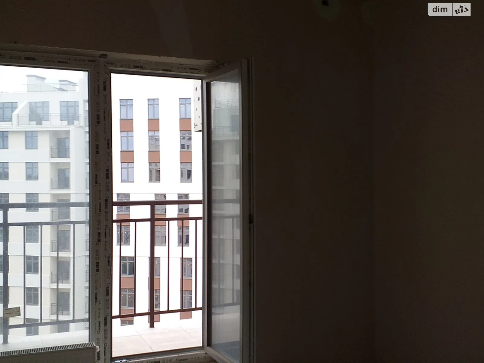 Продается 1-комнатная квартира 42.8 кв. м в Одессе, ул. Краснова, 3 - фото 1